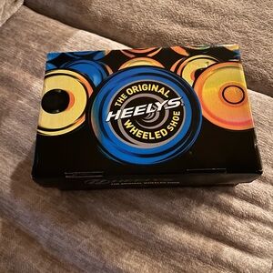 Heelys Pro 20 LG with Vibrant Design